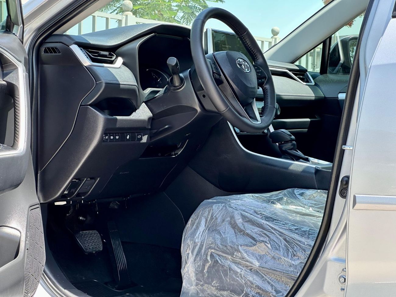 تويوتا راف ٤ Year: 2025  XLE-AWD Full option