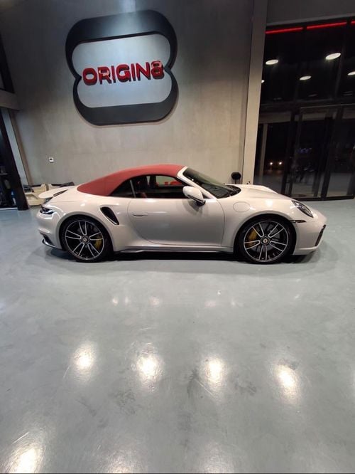 بورش 911 Turbo S 3.8L (640 HP) Convertible