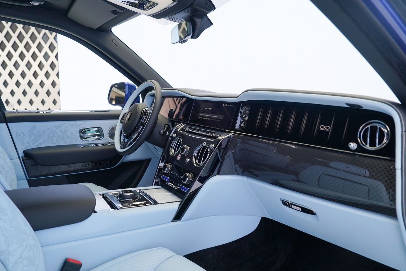 رولز رويس كولينان BLACK BADGE