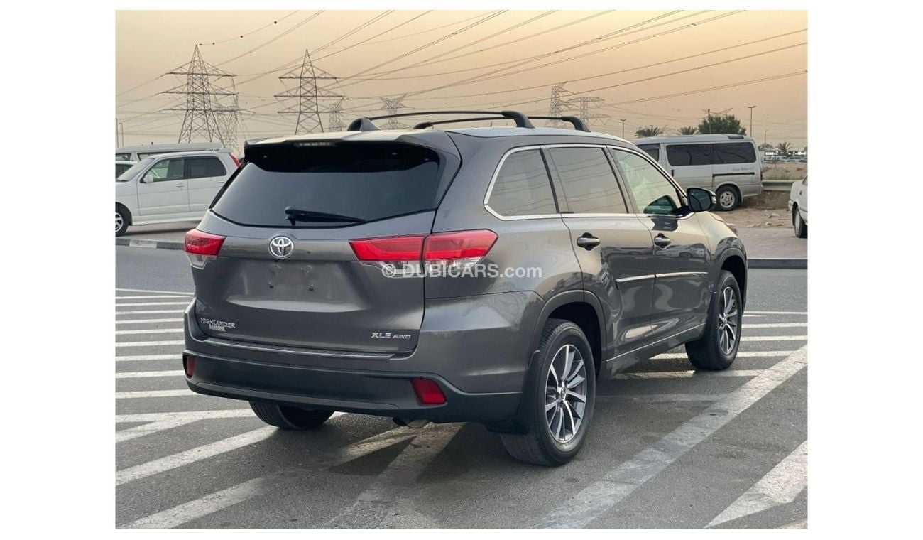 Toyota Highlander *Offer*2018 Toyota Highlander XLE AWD 4X4 Full Option / Export only