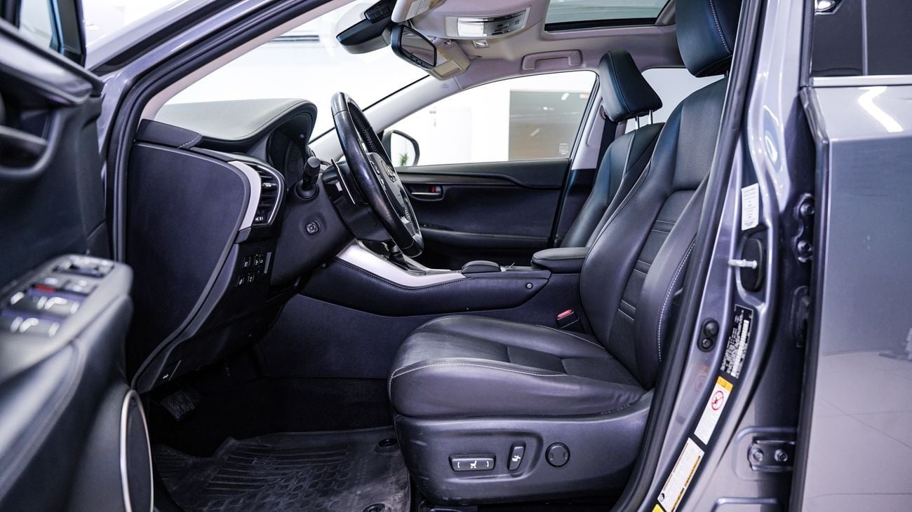 Lexus NX300 Platinum 2.0L