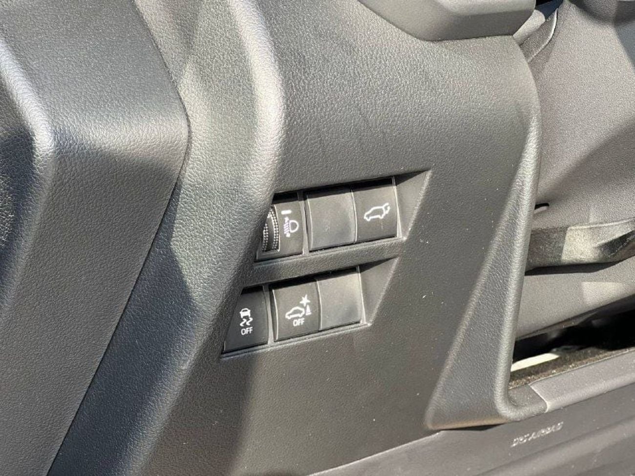 تويوتا لاند كروزر GXR 4.0L PTR A/T // 2026 // HIGH OPTION WITH POWER & LEATHER SEATS , COOLING SEATS , SUNROOF // SPEC