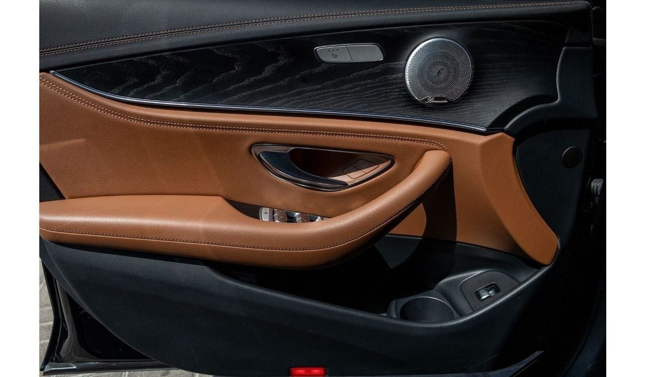 Mercedes-Benz E300 Mercedes-Benz E300 2022 GCC under Agency Warranty and Service Contract with Flexible Down-Paymen