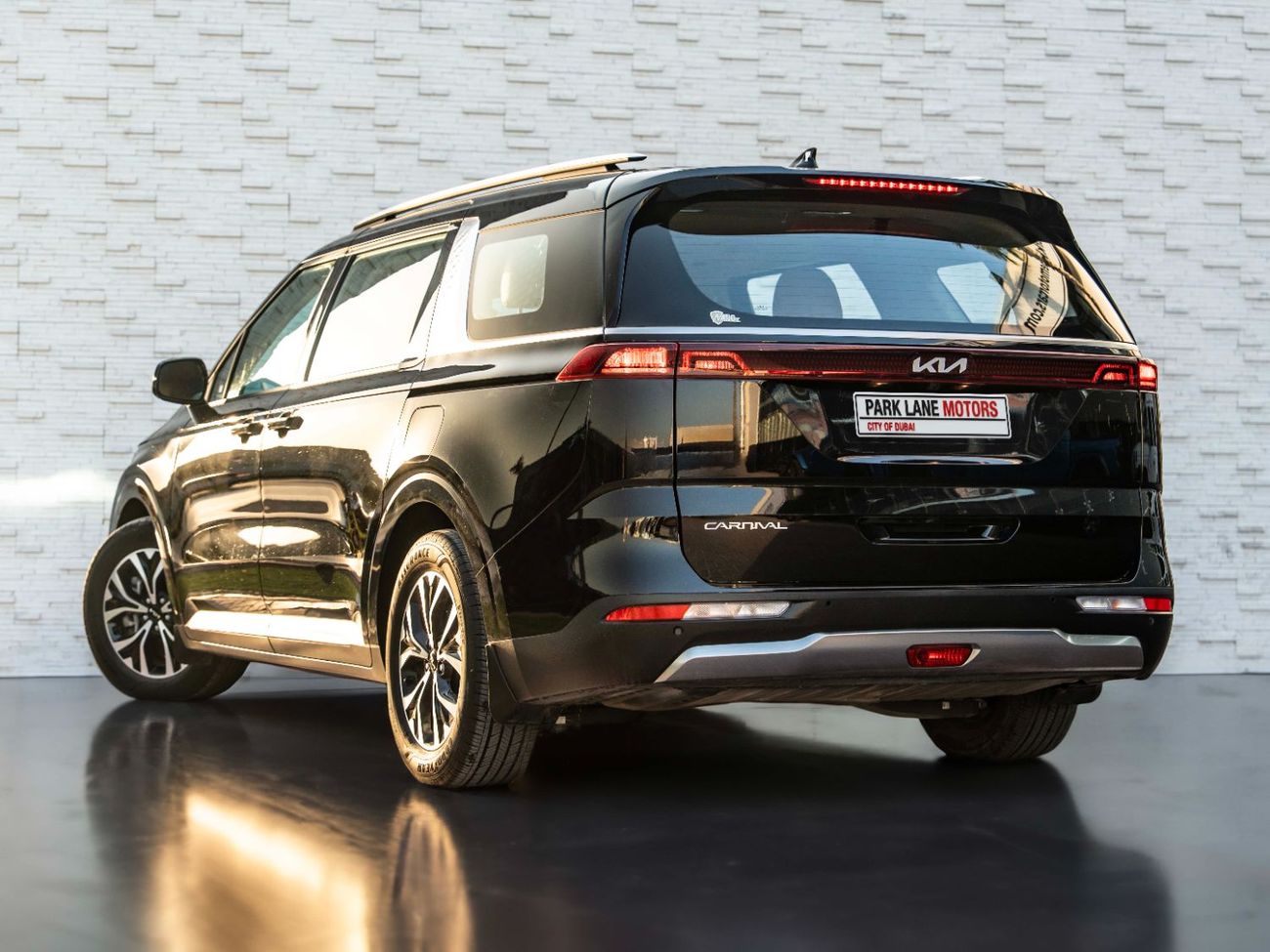 كيا كارنيفال LX