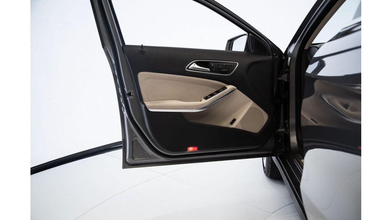 Mercedes-Benz GLA 250 Std Mercedes Benz GLA 250 AMG