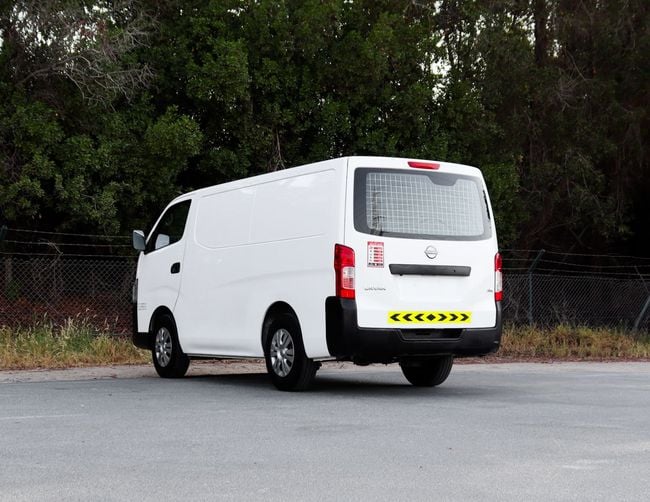 Nissan Urvan Van 2.5 L 2023 GCC Accident-Free In Excellent Condition 958 P.M, миниатюра 21