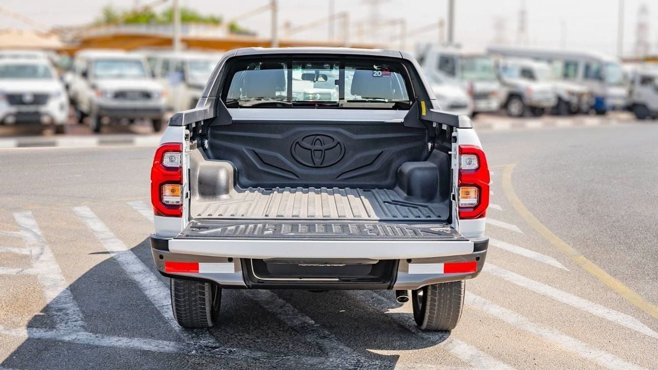 Toyota Hilux 2025 Toyota Hilux Adventure SR5 4.0L AT Petrol (White-Black)