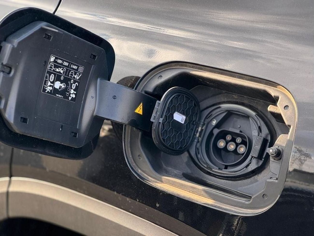 مرسيدس بنز EQB 260 MERCEDES BENZ  EQB 260  2024