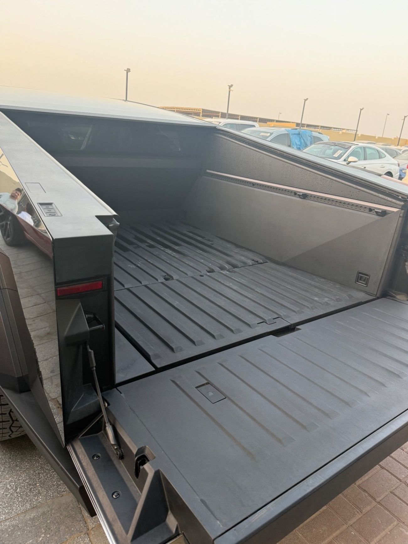 Tesla Cybertruck Cyberbeast