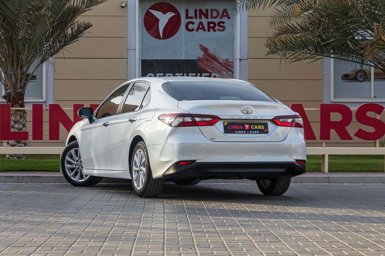 Toyota Camry SE 2.5L (204 HP)