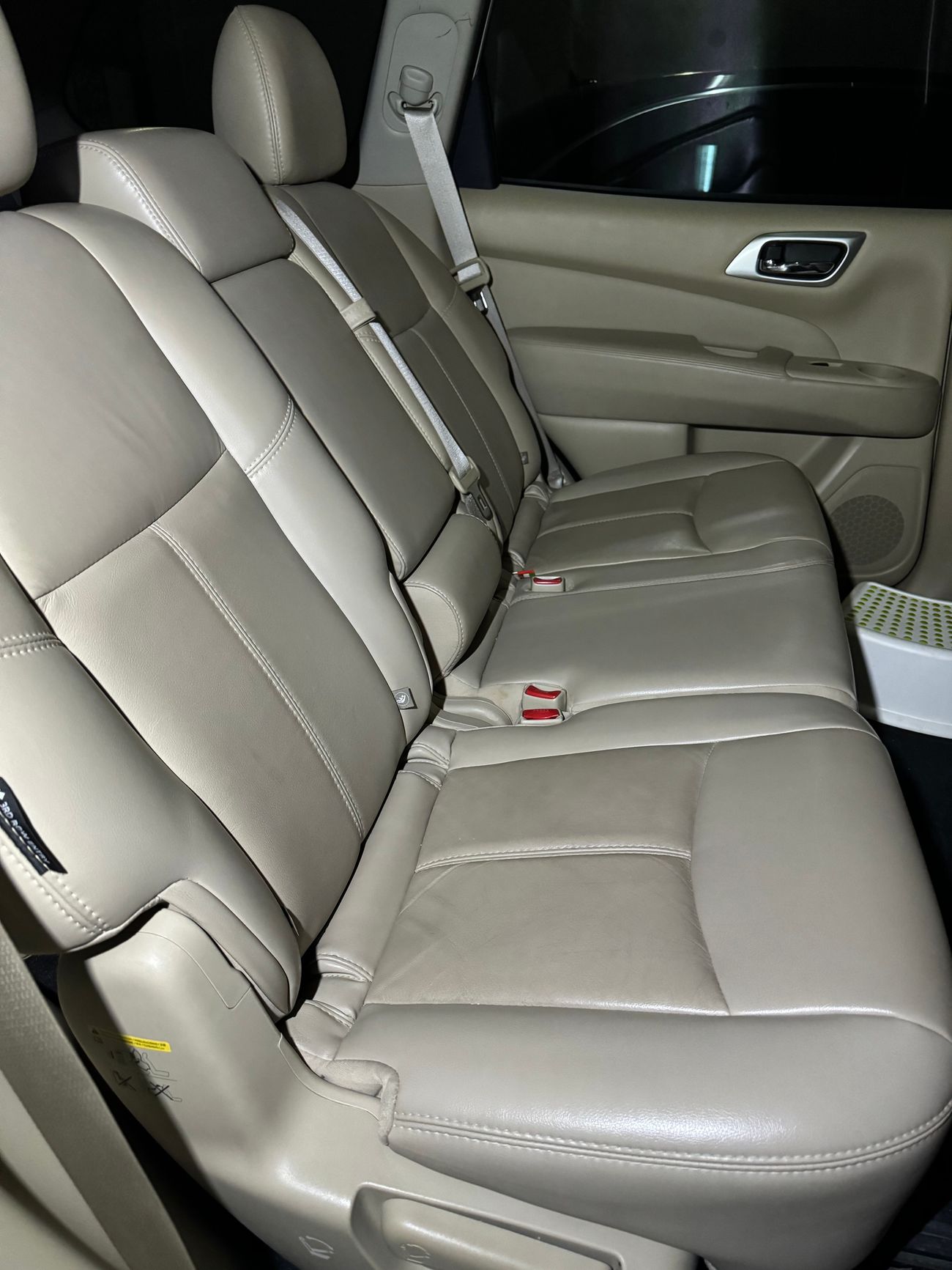 Nissan Pathfinder SV