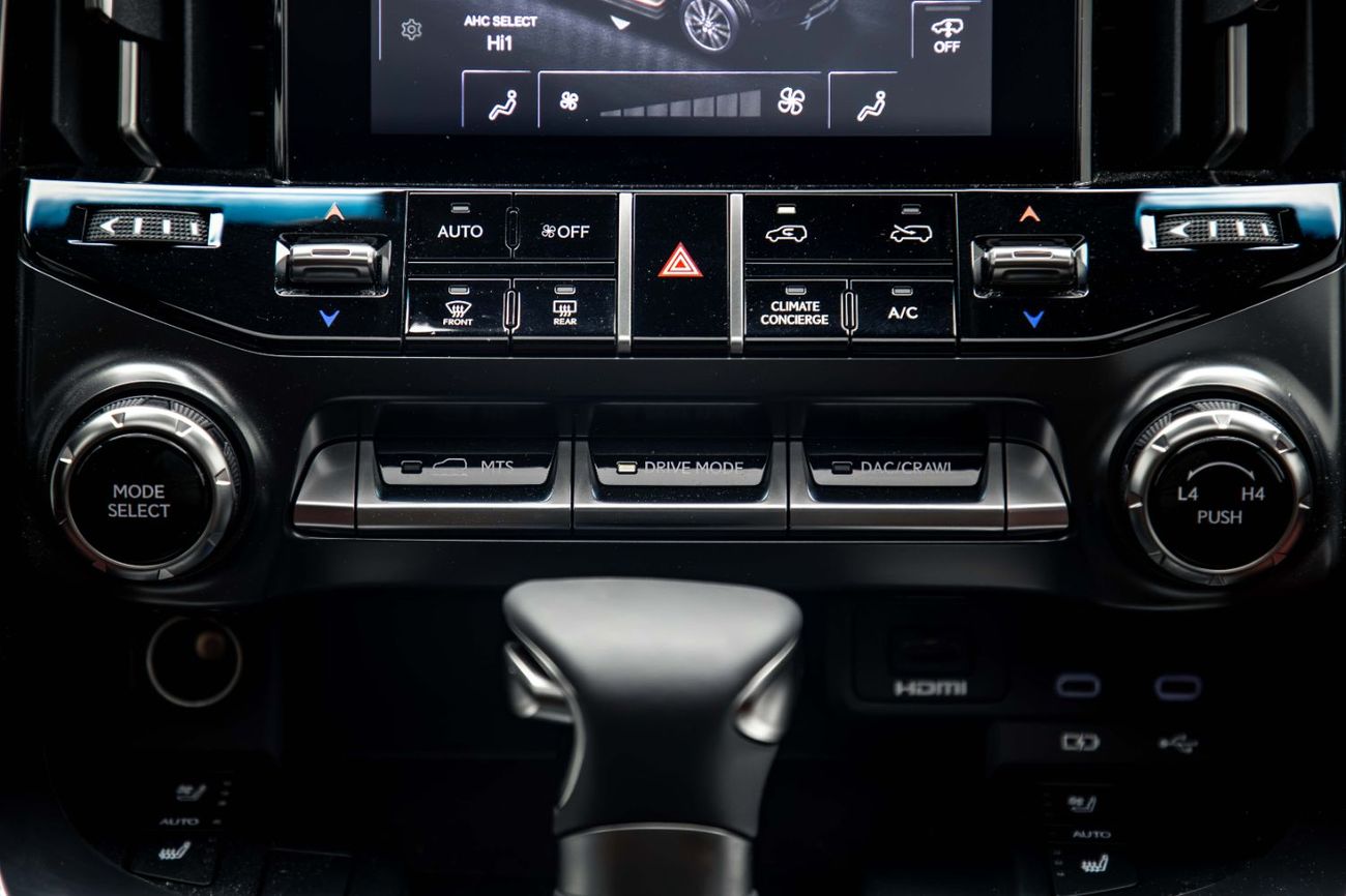 لكزس LX 500 D 3.3L Diesel - Sonic Quartz Inside Crimson | Export Only