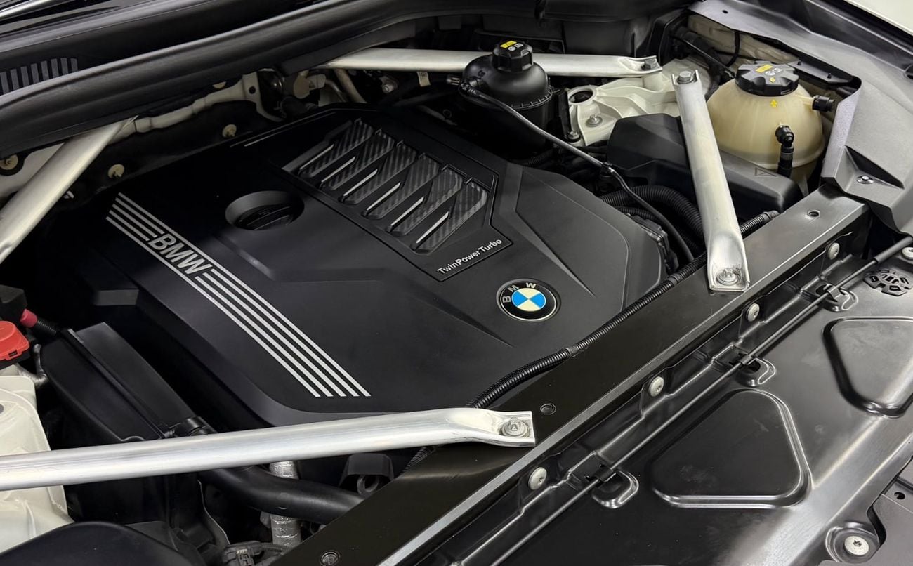 بي أم دبليو X5 40i M SPORT EXCLUSIVE مجلس التعاون الخليجي ... سجل صيانة كامل .. مشغل أقراص DVD .. محرك V6 طقم M .. حالة ممتازة