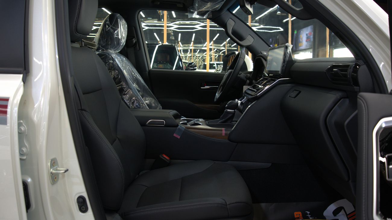 Toyota Land Cruiser GXR 3.5 L V6