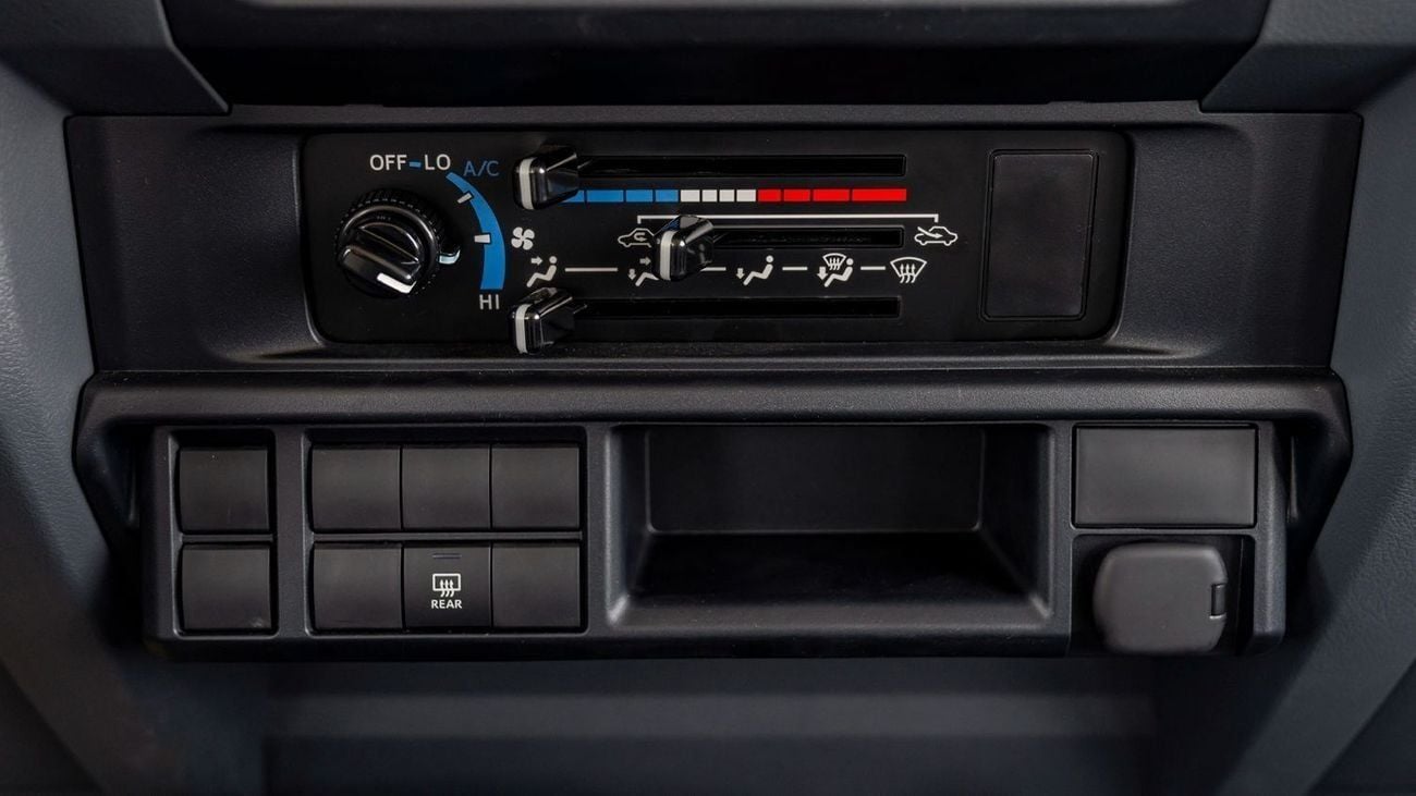 Toyota Land Cruiser 70 