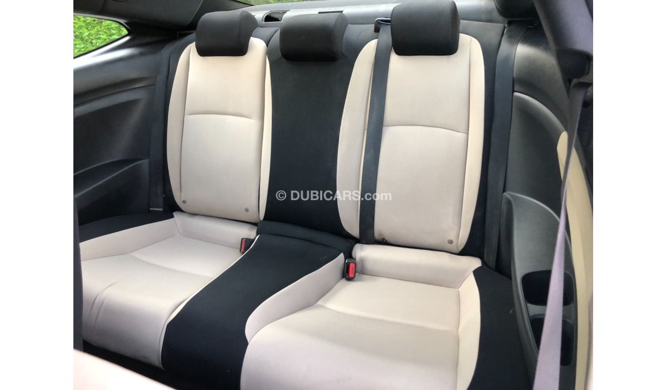 هوندا سيفيك كوبيه موديل 2018 حاله ممتازه جدا من الداخل والخارج كاميرا خلفيه ومدخل اسطوانات وبلوتوث و نفيجشن وراد