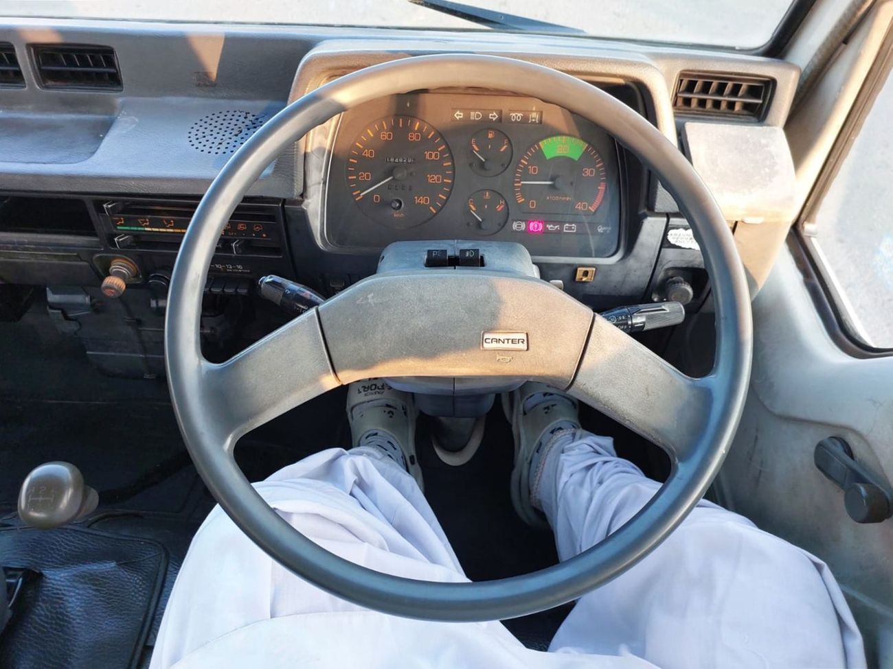 ميتسوبيشي فوسو كانتير MITSUBISHI CANTER TRUCK RHD 1989 MODEL 4.2 L DIESEL MANUAL(PM22881)