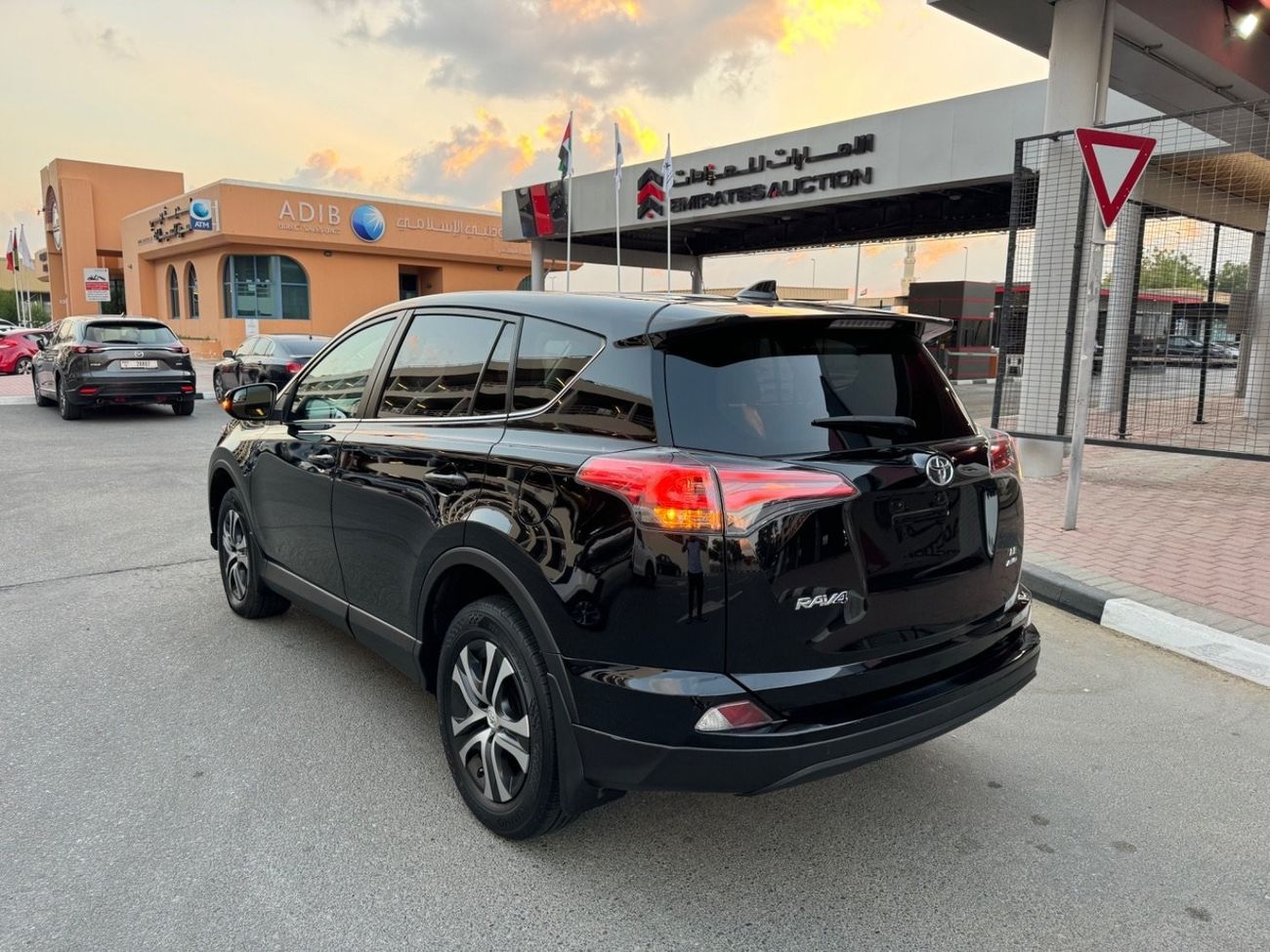 Toyota RAV4 2016 KEY START 4x4 - 2.5L CANADA SPEC