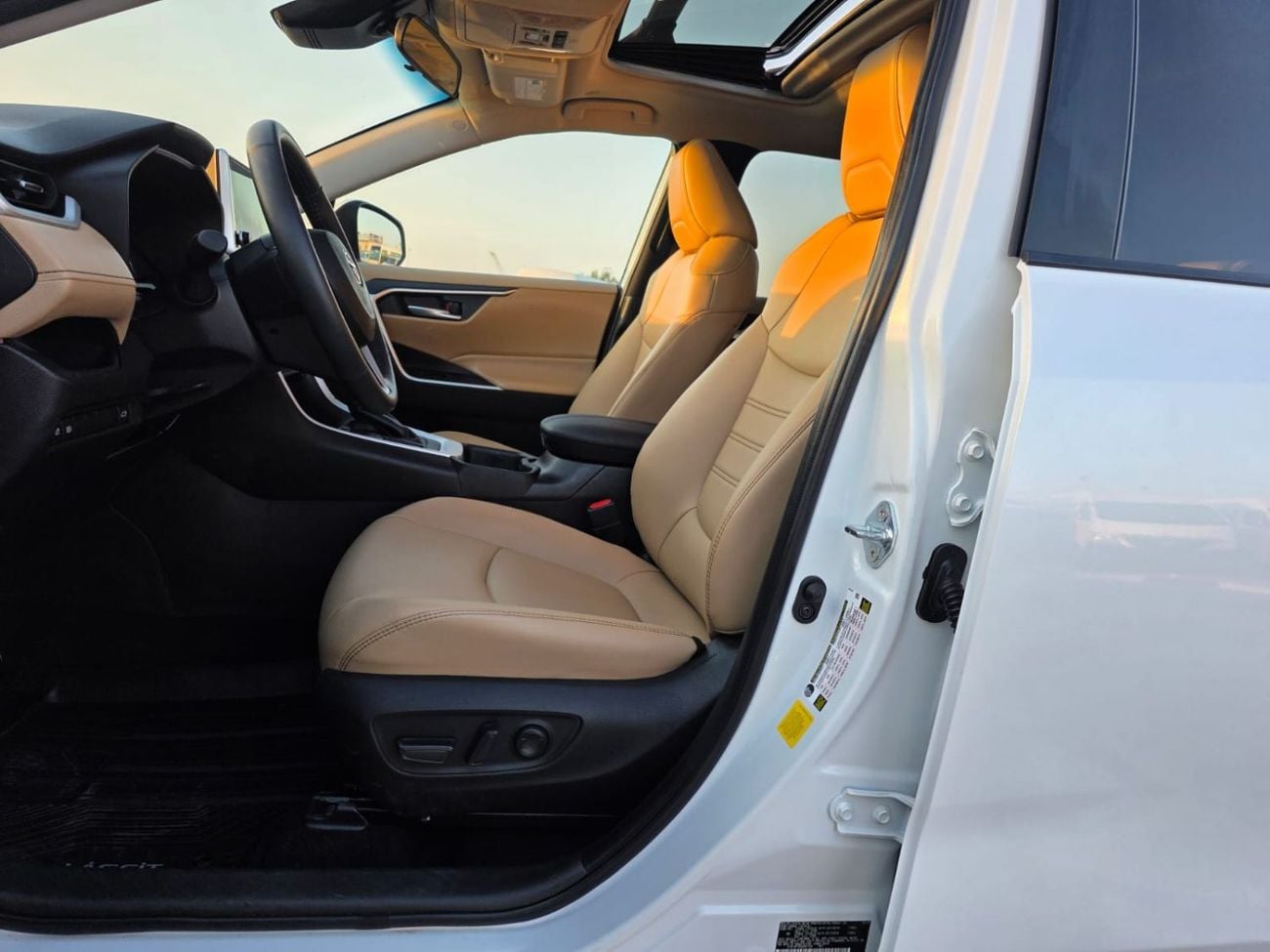 تويوتا راف ٤ 2.5L XLE (Premium)