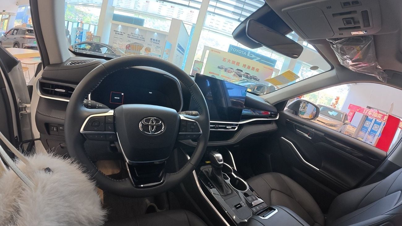 تويوتا هايلاندر Toyota Highlander/ 2025 /white