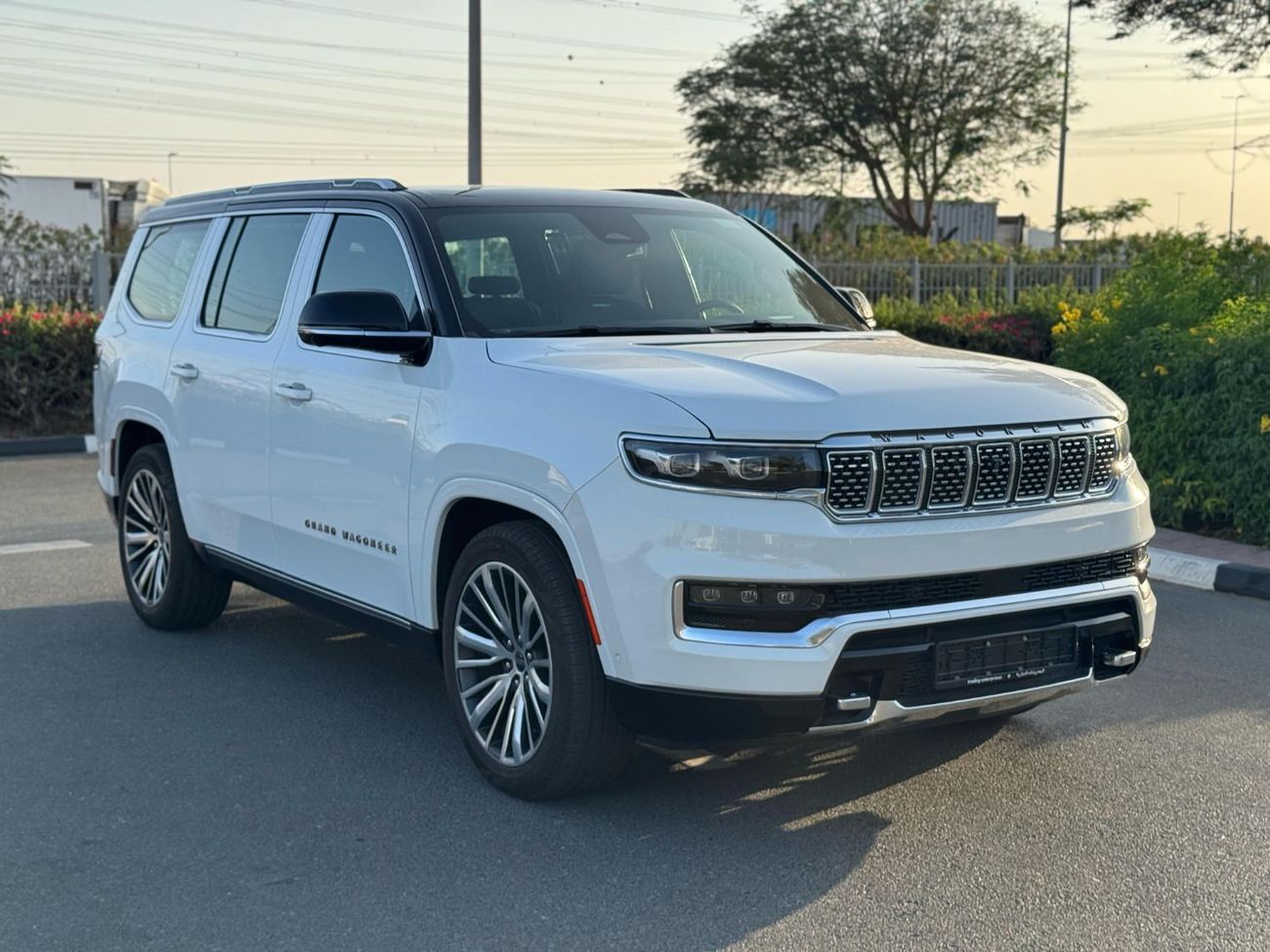 Jeep Grand Wagoneer Series III 3.0T GCC SPEC FULLY LOADED UNDER WARRANYTY