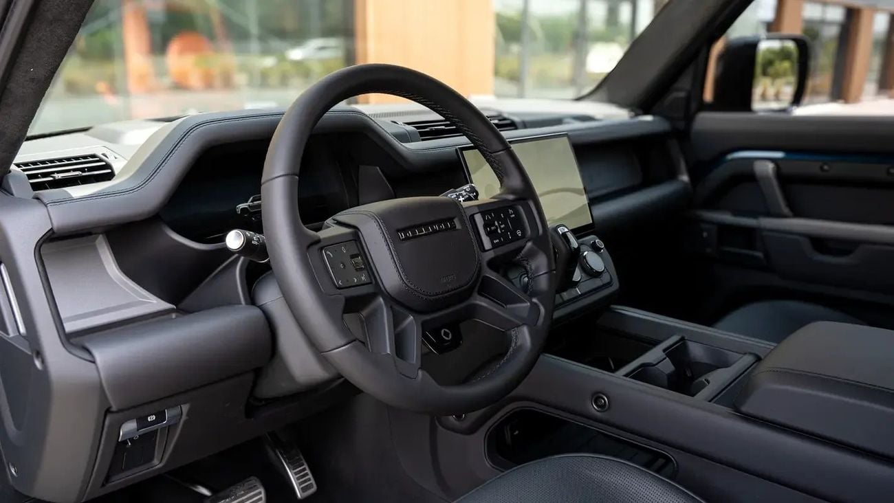 لاند روفر ديفندر Land Rover Defender 110 2026