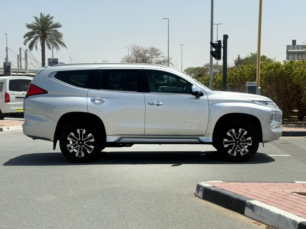 Mitsubishi Montero Sport 2024 | 2.4L DIESEL | AT | RHD | PUSH START ENGINE | ELECTRIC SEATS