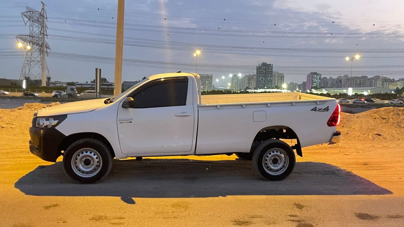 Toyota Hilux DIESEL 2.8 LITER  ,RIGHT HAND DRIVE ,AUTOMATIC GEAR