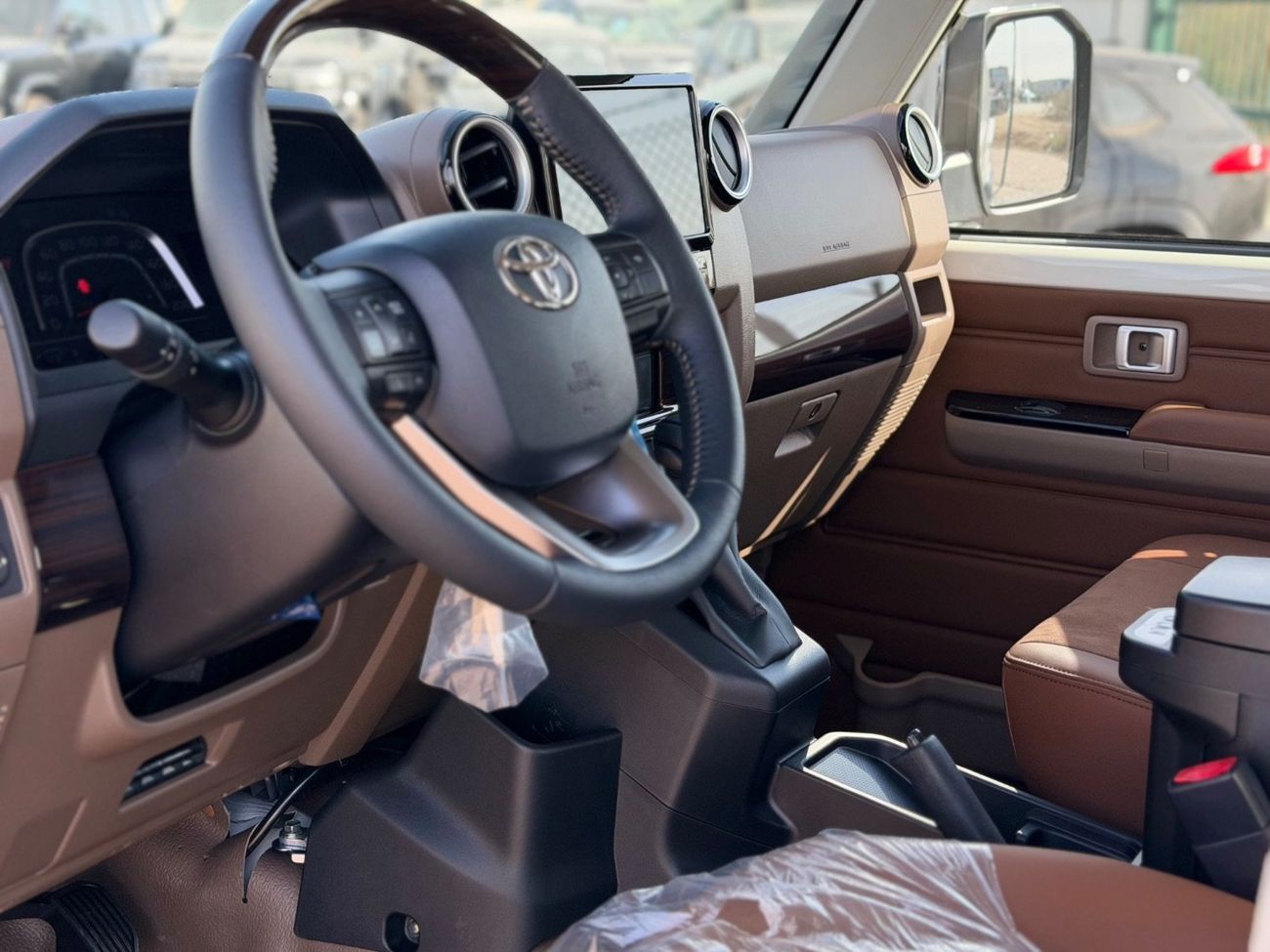 تويوتا لاند كروزر بيك آب Toyota Land Cruiser LC79 DC Full option Oman spec 2026