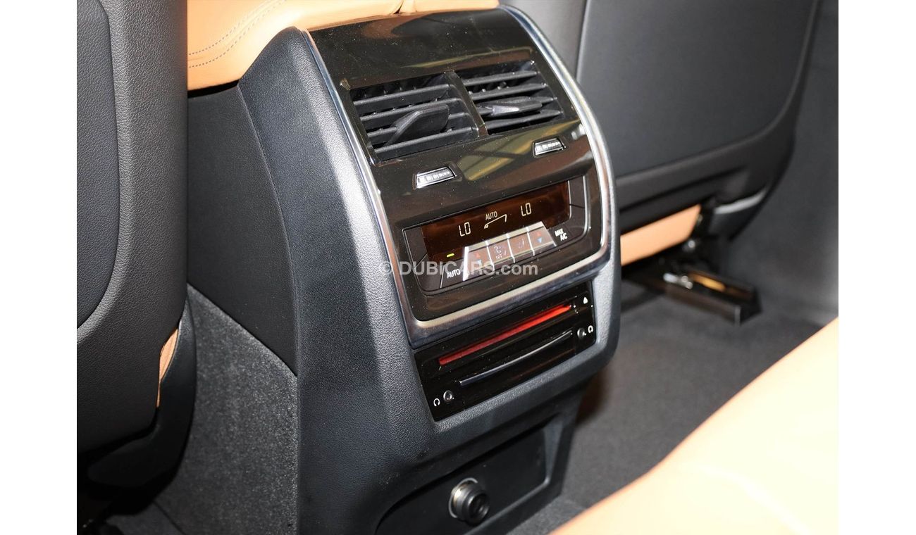 بي أم دبليو X5 2023 | BMW X5 | Xdrive 40i M-Kit | 5 Years Warranty + Service PKG | GCC