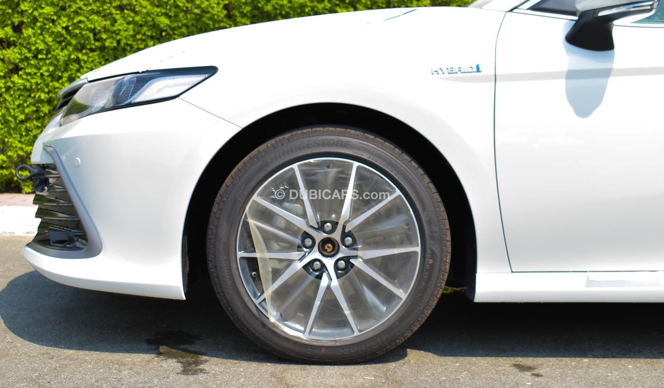 Toyota Camry Hybrid GLE 2.5L | For Export Only