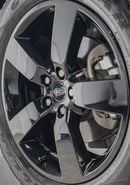 Land Rover Defender P300 90 X-Dynamic SE 2.0L (5 Seater)