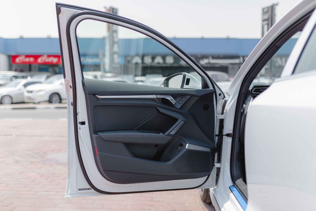 Audi A3 Audi A3 1.5T 35 TFSI S-Tronic Sedan 2025 (White)