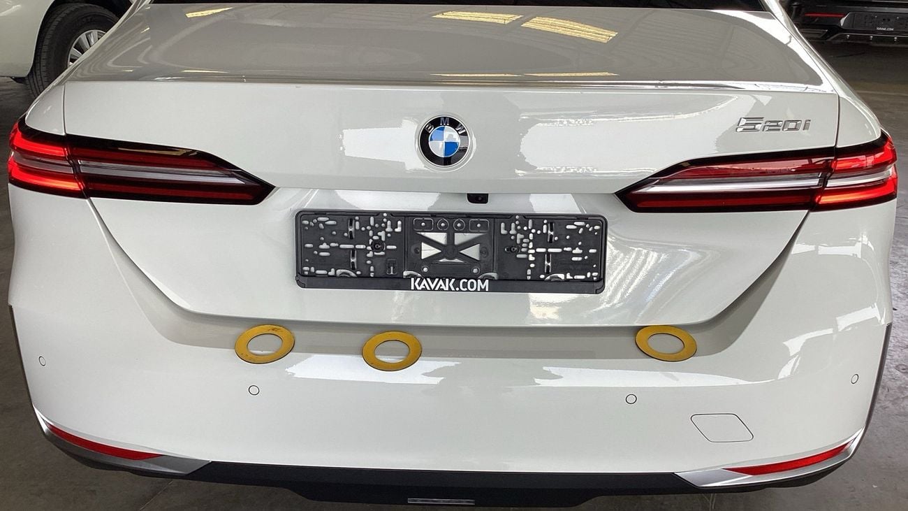 بي أم دبليو 520i 2.0 520I PURE AUTO | شامل الضمان | 0 ﺪﻔﻋﺓ ﺃﻮﻟﻯ