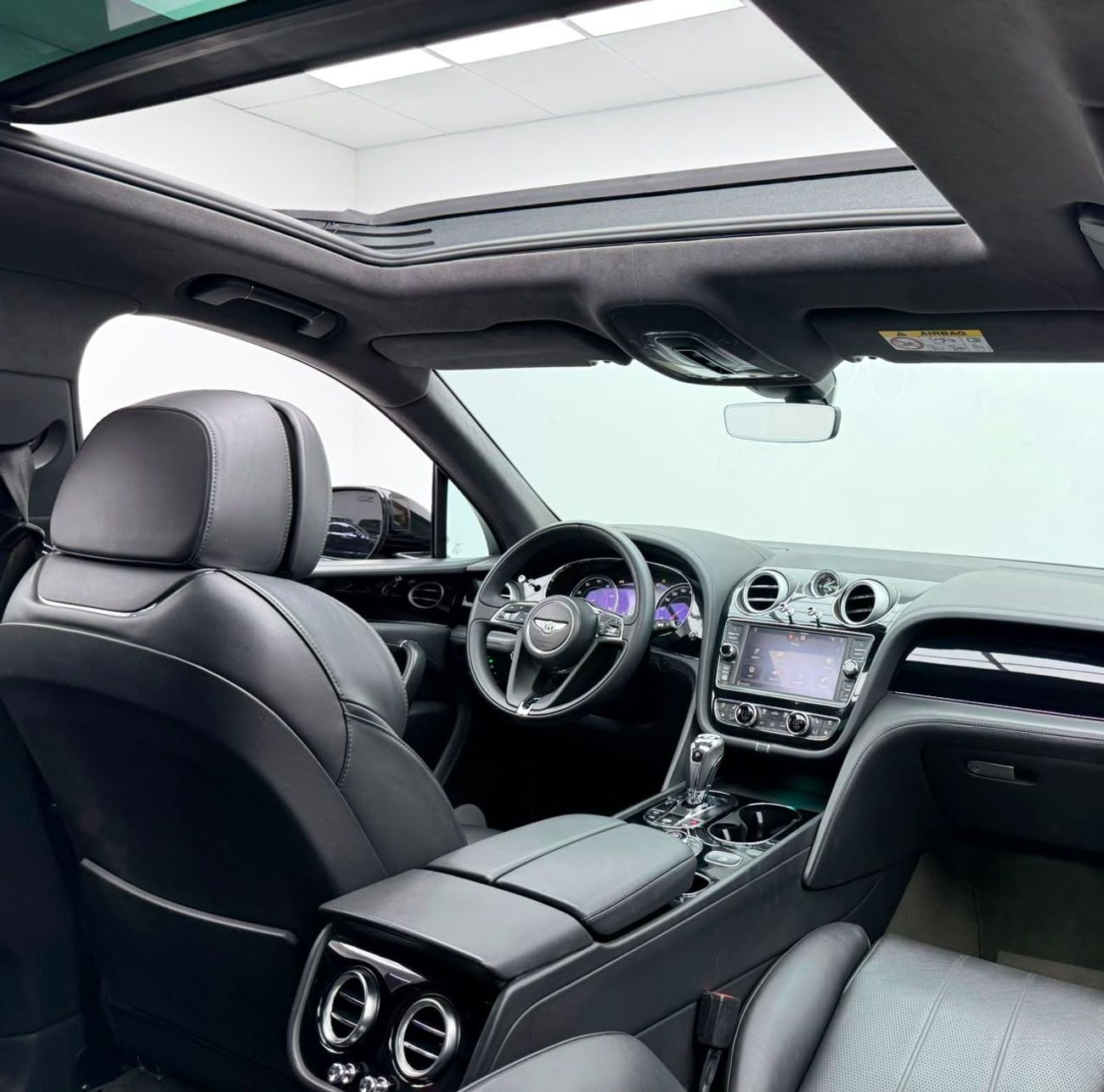 Bentley Bentayga STD 2018 Bentley Bentayga V8, Full Service History, Fully Loaded, Excellent Condition, Japanese