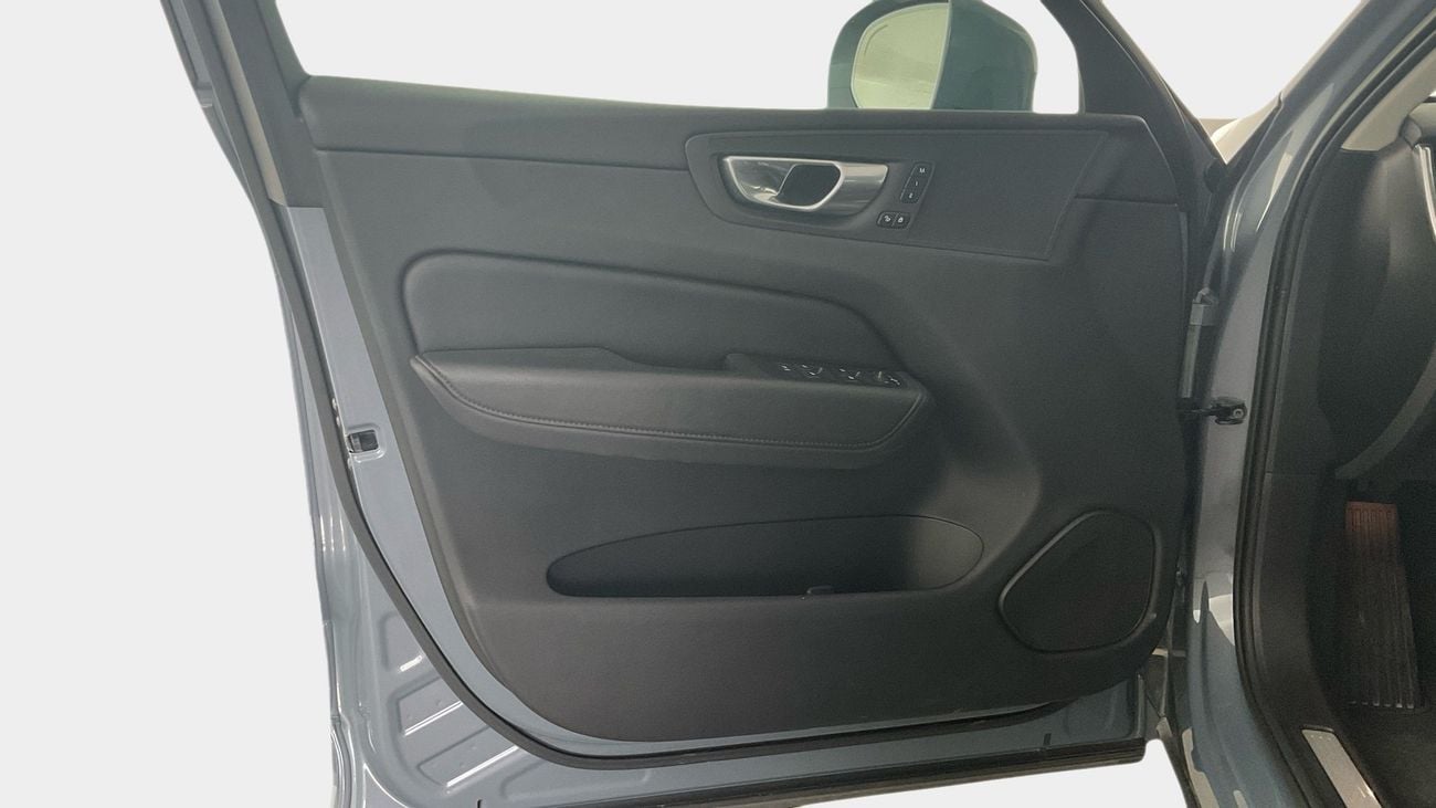 Volvo XC60 B5 Core | upto AED 20,000 Ramadan Discount | Guaranteed Warranty | 0 Down Payment