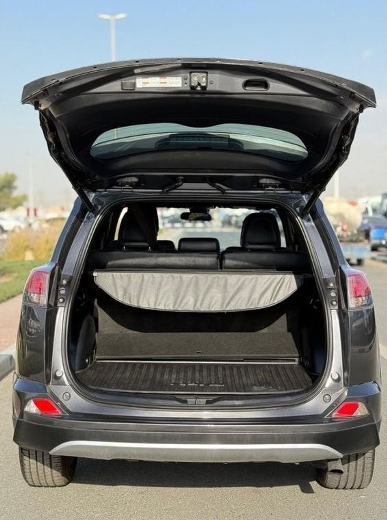 Toyota RAV4 Hybrid TOYOTA RAV4 SE Full Option