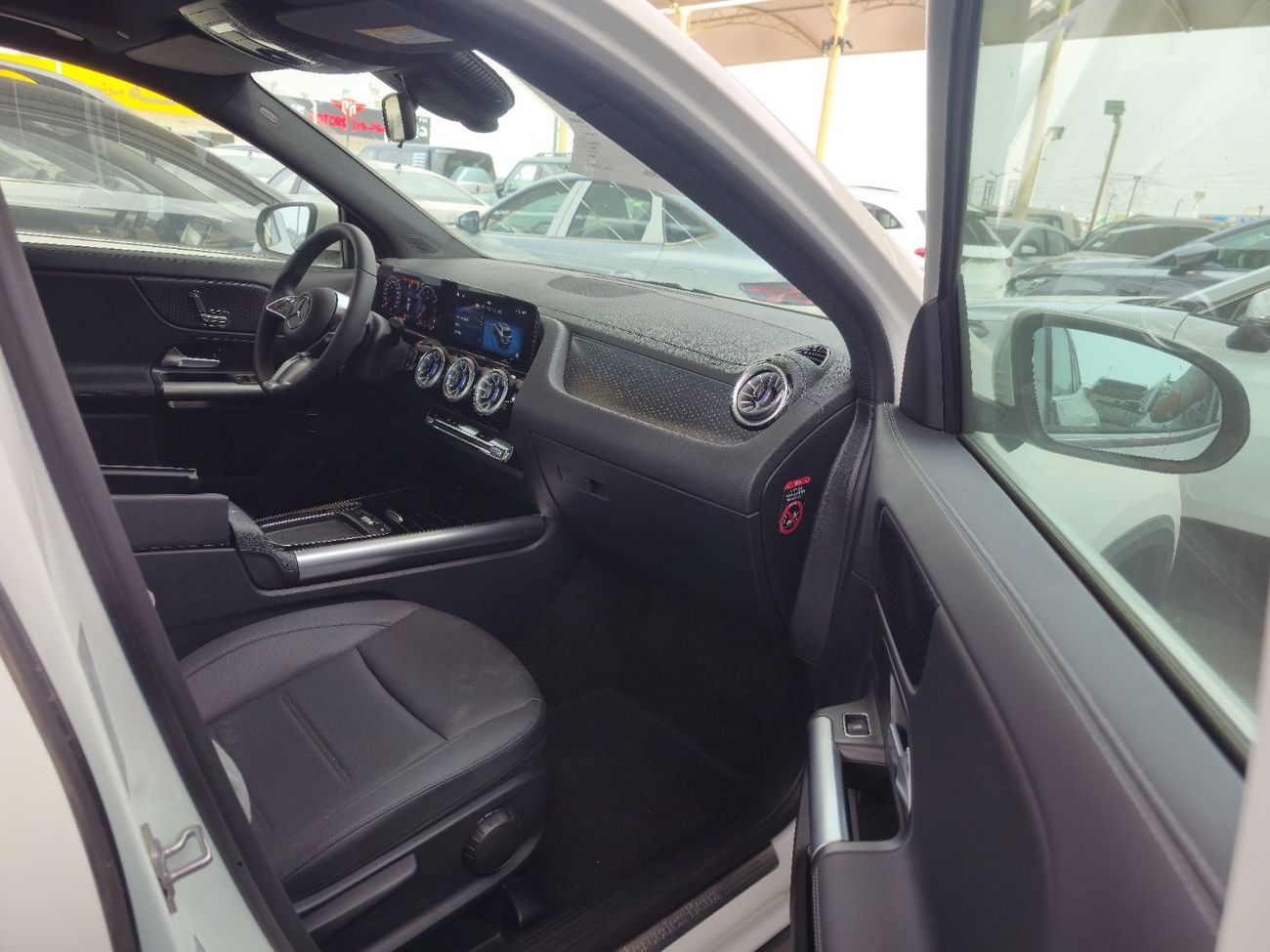 Mercedes-Benz GLA 200 MERCEDES BENZ GLA200 1.3L TURBO FULL OPTION MODEL 2025