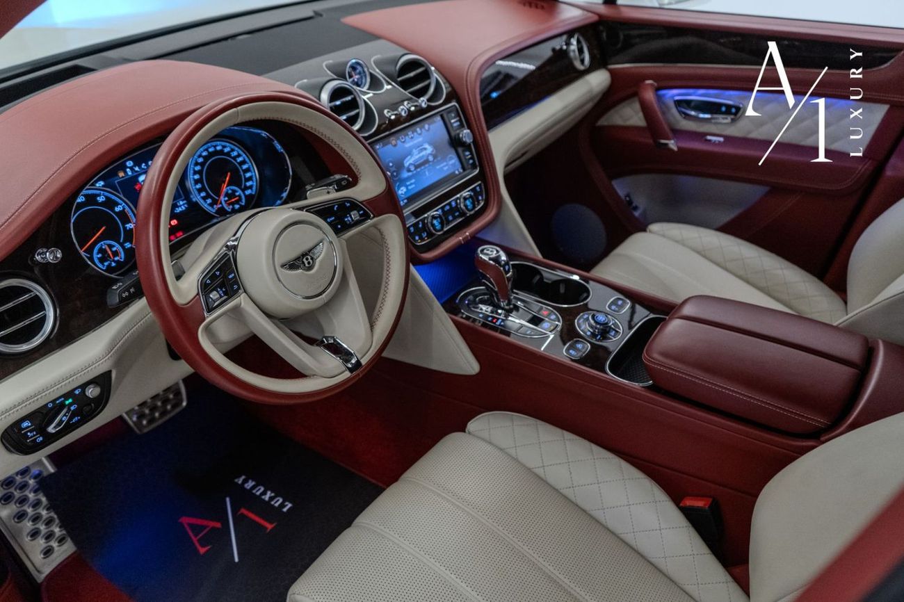 Bentley Bentayga W12 2018 Bentley Bentayga W12, Warranty, Full Service History, Two Tone Interior, GCC