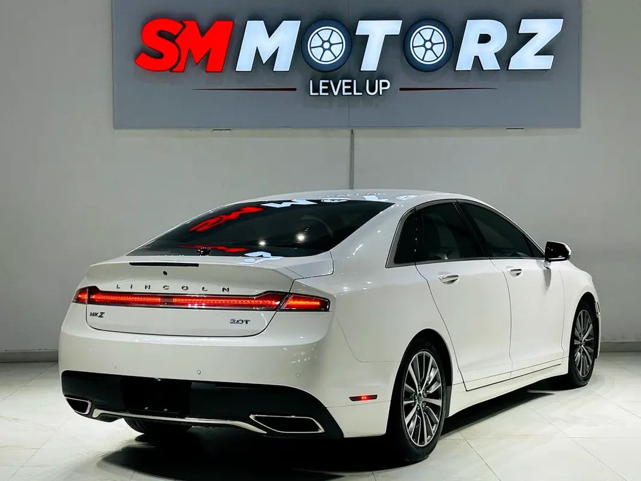 Lincoln MKZ GCC SPECS WELL MAINTAINED WITH ONE YEAR WARRANTY 37500