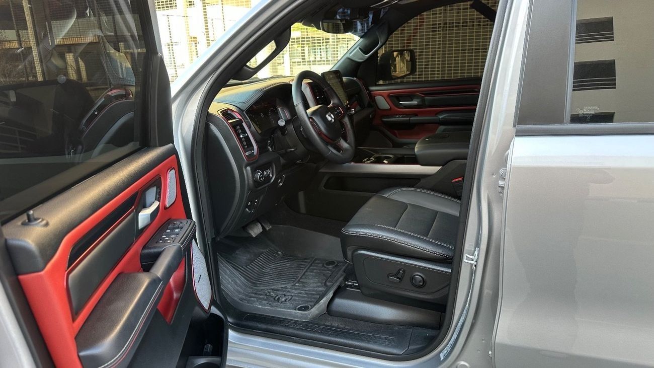 رام 1500 Rebel 5.7L Crew Cab Utility (5 Seater)