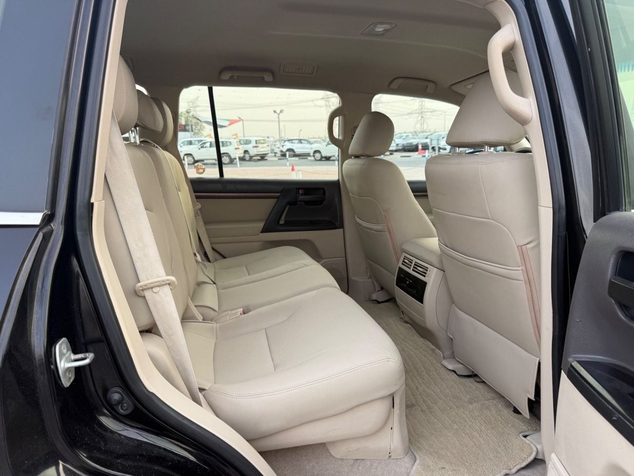 Toyota Land Cruiser SAFARI 2019 LAND CRUISER GXR V6/4.0 FACELIFTED 2025 EXCELLENT CONDITION GCC