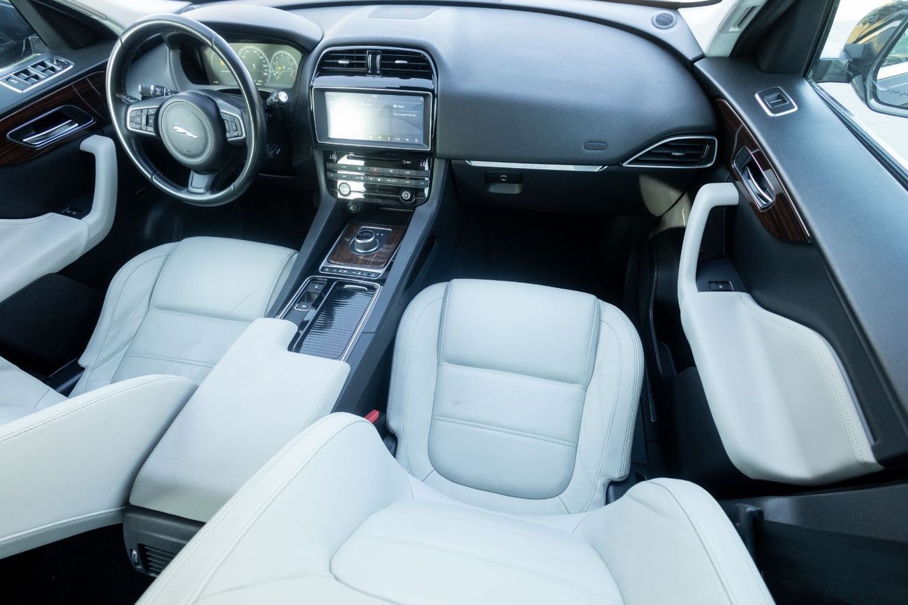 جاكوار F بيس Prestige 3.0L