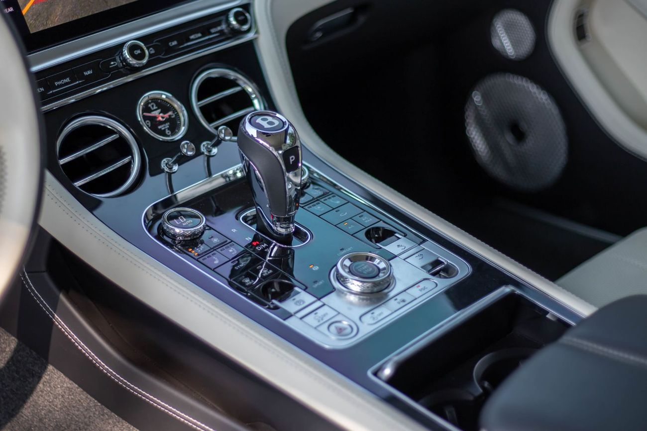 بنتلي كونتيننتال جي تي 6.0L W12 (626 HP)