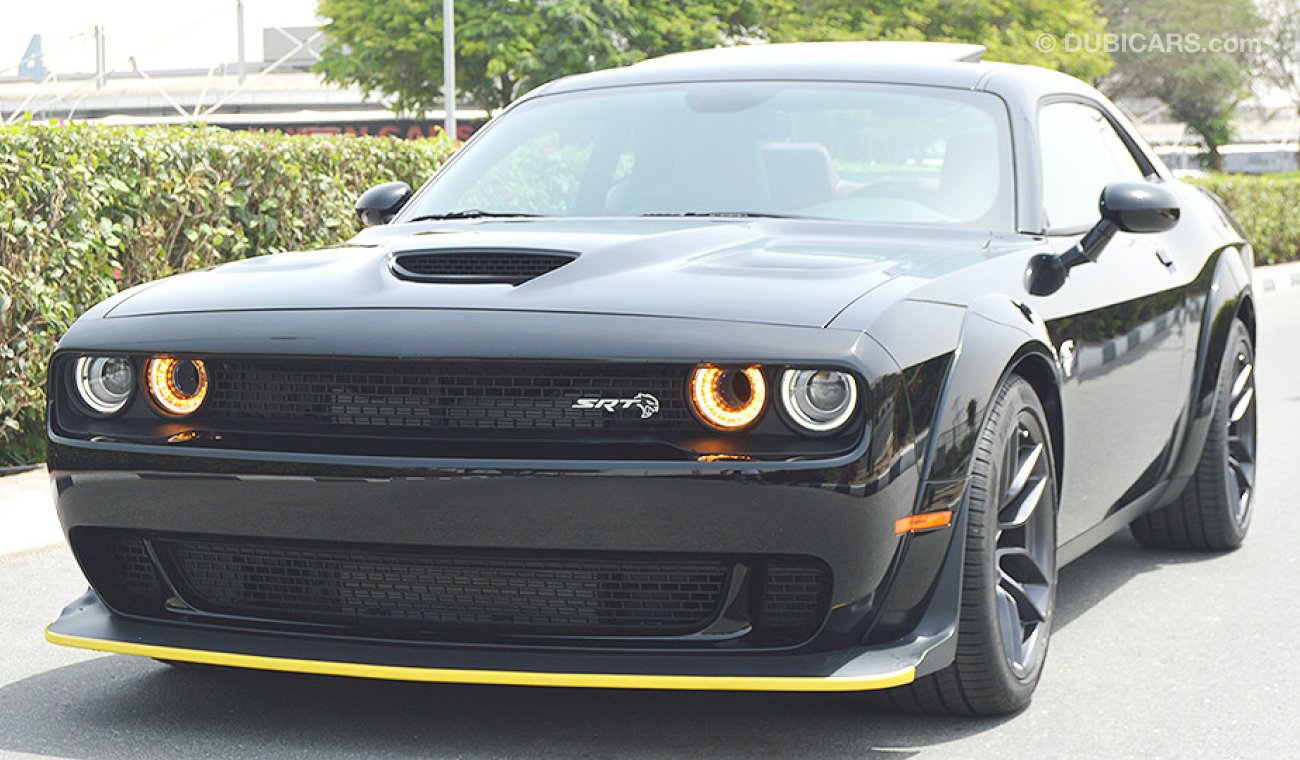 دودج تشالينجر Hellcat SRT WIDEBODY, 6.2L, SRT8, GCC Specs with 3Yrs or 100K km Warranty