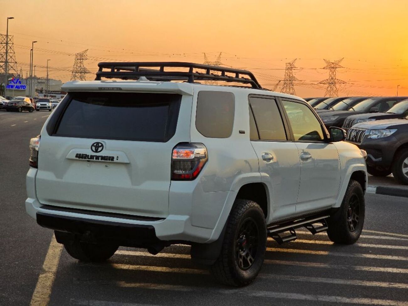 تويوتا Runner4 2024 Full option 4x4 , sunroof and 7 seater