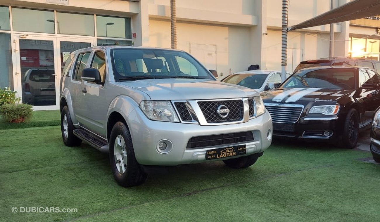 Nissan Pathfinder Gulf - Accident Free - No. 2 - Screen - Rings - Excellent condition, you do not need any expenses