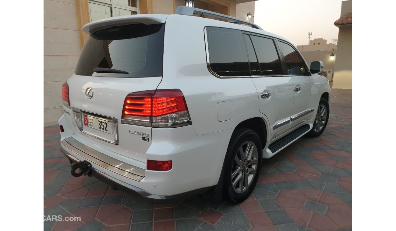 Lexus LX570