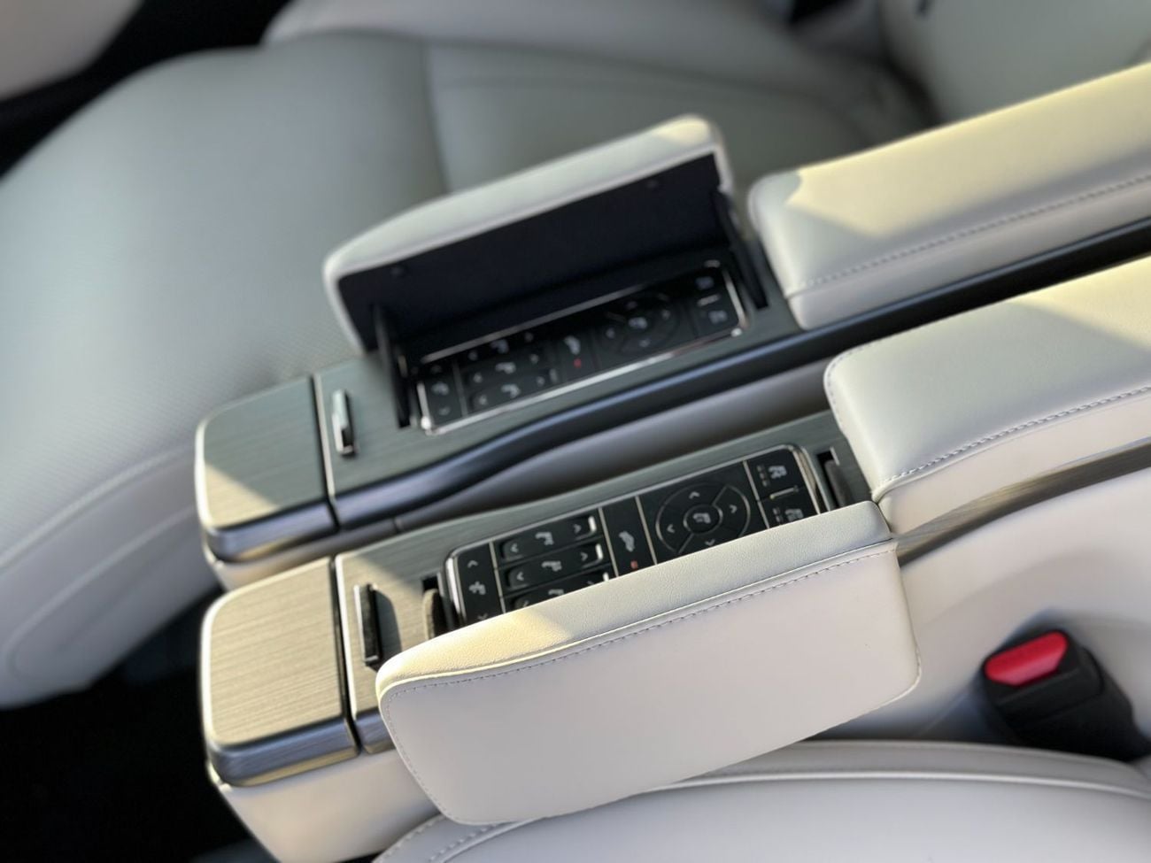ROX 01 PRESTIGE | 6 Seats VIP | Brand New | AED 3,500 monthly