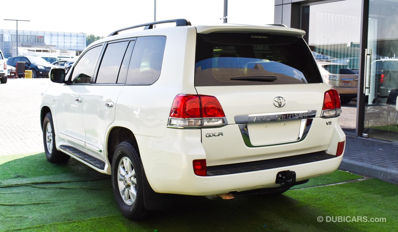 Toyota Land Cruiser GXR V8